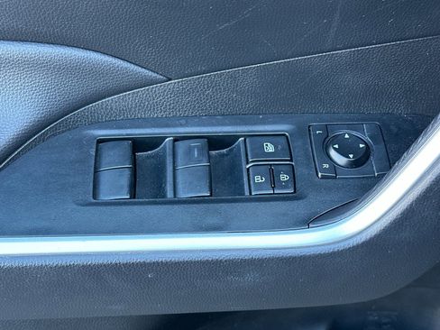 Used 2024 Toyota RAV4 LE AWD/4WD image 11
