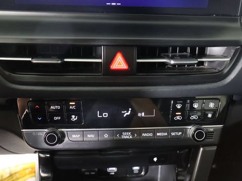 Used 2024 Kia Seltos SX w/ SX Sunroof Package AWD/4WD image 42