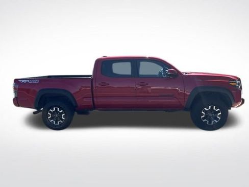 Used 2023 Toyota Tacoma TRD Off-Road w/ Technology Package AWD/4WD image 4
