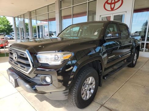 Certified 2017 Toyota Tacoma SR5 w/ Tow Package AWD/4WD image 4