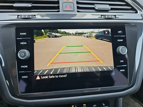 Certified 2024 Volkswagen Tiguan SE R-Line AWD/4WD image 16