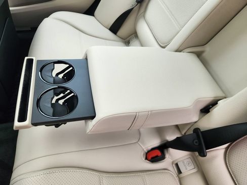 New 2026 Mercedes-Benz C 300 4MATIC Sedan image 13