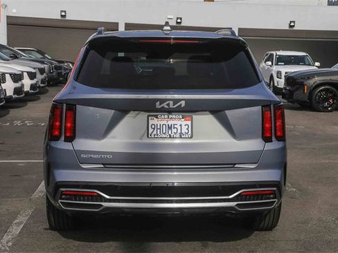 Certified 2023 Kia Sorento S w/ Panoramic Sunroof Package image 8