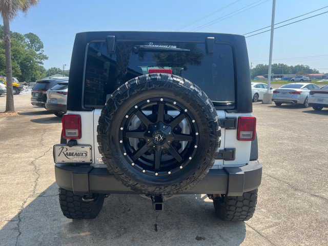 Used 2018 Jeep Wrangler Unlimited Rubicon w/ Connectivity Group AWD/4WD image 7