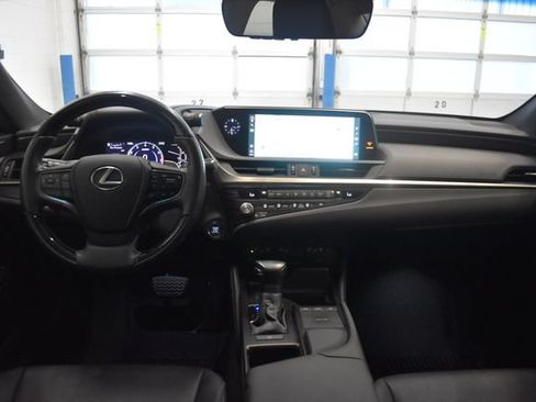 Used 2021 Lexus ES 250 w/ Premium Package AWD/4WD image 4