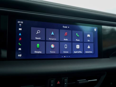 Certified 2025 Porsche Macan Electric image 20