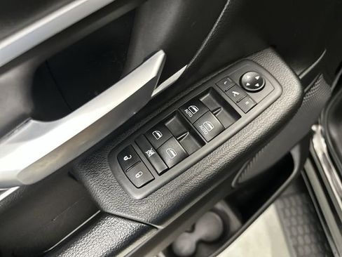 Used 2021 RAM 1500 Big Horn image 18