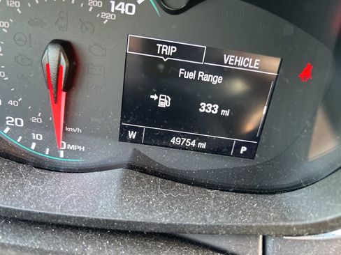 Used 2019 Chevrolet Trax LT w/ LT Convenience Package image 9