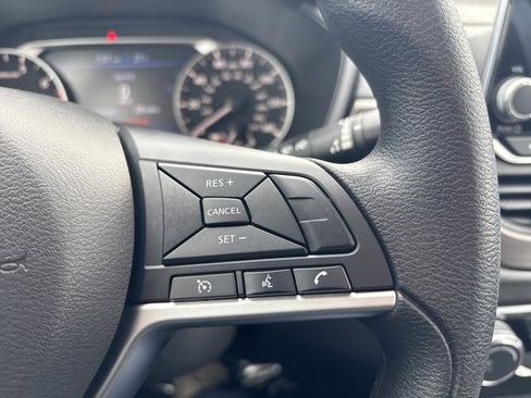 Used 2024 Nissan Altima 2.5 SV image 29