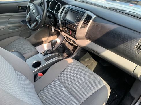 Used 2013 Toyota Tacoma 4x4 Access Cab V6 w/ SR5 Pkg image 18