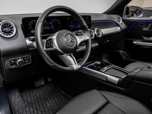 Used 2024 Mercedes-Benz GLB 250 w/ Exclusive Package image 3