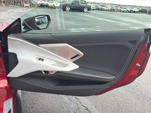 Used 2022 Chevrolet Corvette Stingray Preferred Conv w/ Chrome Exterior Badge Package image 15