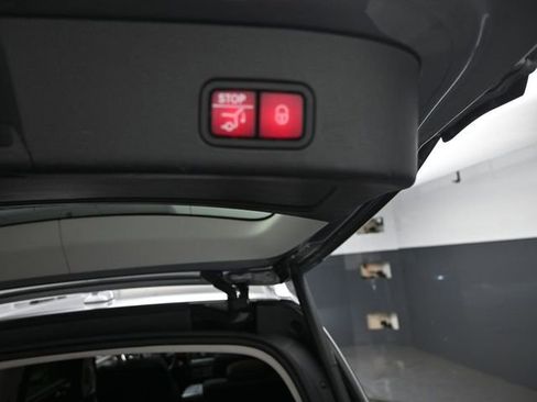 Used 2017 Mercedes-Benz GLS 450 4MATIC image 27