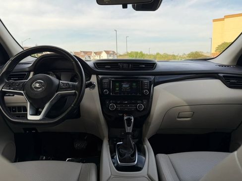 Used 2022 Nissan Rogue Sport SL image 11