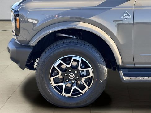 New 2025 Ford Bronco Outer Banks image 39