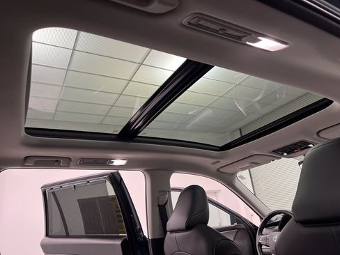 Used 2025 Toyota Grand Highlander FWD image 49