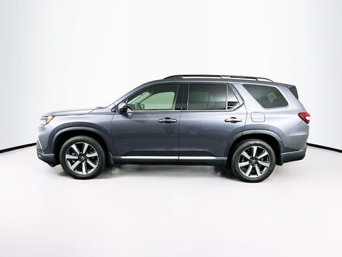 Used 2025 Honda Pilot Touring image 4