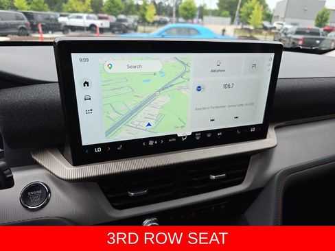 Used 2025 Ford Explorer Active RWD image 22