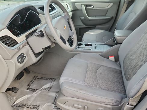 Used 2017 Chevrolet Traverse LS AWD/4WD image 7