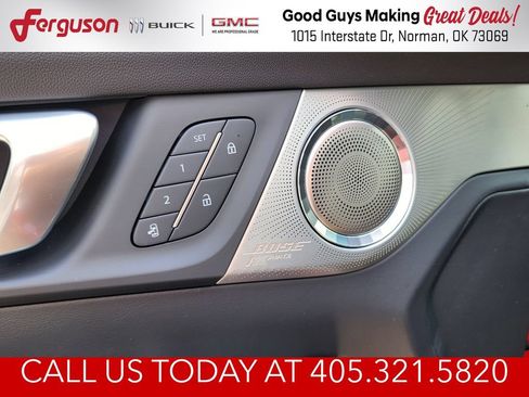 New 2026 Buick Enclave Avenir w/ Super Cruise Package AWD/4WD image 15