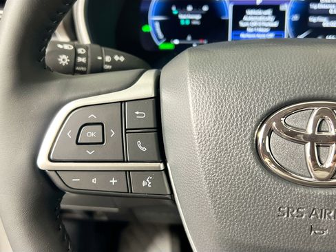 New 2026 Toyota Highlander Limited image 18