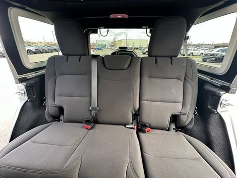 Used 2022 Jeep Wrangler Unlimited Sport image 33
