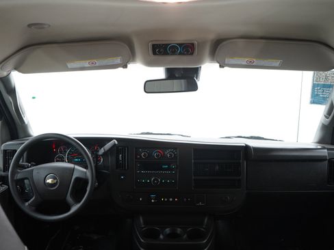 Used 2025 Chevrolet Express 3500 LT w/ LT Preferred Equipment Group RWD image 11