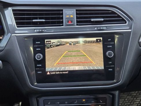 Used 2022 Volkswagen Tiguan SE R-Line FWD image 17