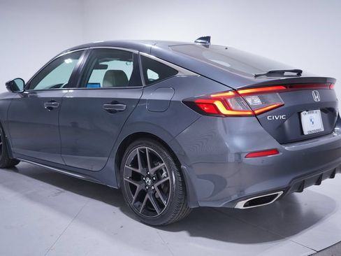 Used 2023 Honda Civic Sport Touring image 3