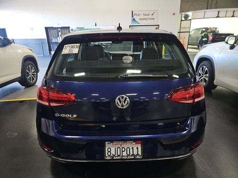 Used 2017 Volkswagen e-Golf SEL Premium image 4