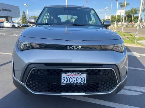 Used 2025 Kia Soul LX w/ LX Technology Package FWD image 5