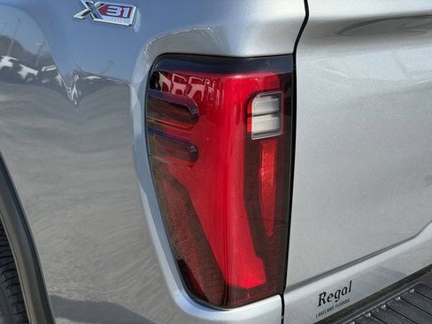 New 2026 GMC Sierra 2500 SLT w/ SLT Premium Package image 11