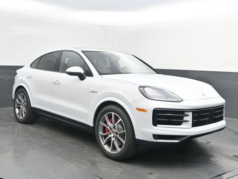 New 2026 Porsche Cayenne S image 1