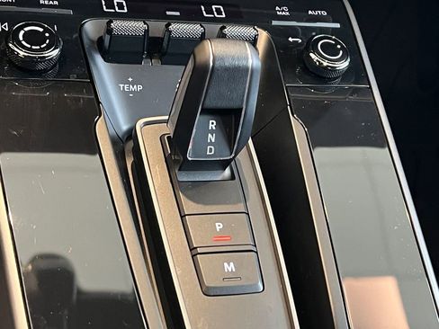 Used 2023 Porsche 911 Carrera image 19