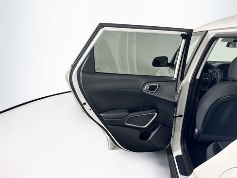 Used 2024 Kia Soul LX w/ Option Group 015 image 25