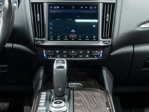 Used 2022 Maserati Levante GT AWD/4WD image 22