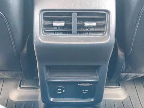 Used 2021 Ford Edge Titanium image 19