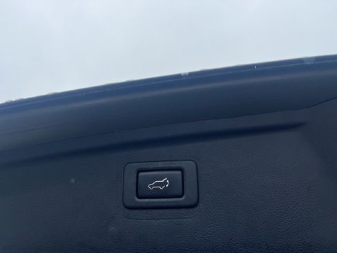 Used 2019 Subaru Outback 2.5i Limited w/ Popular Package #2 image 10