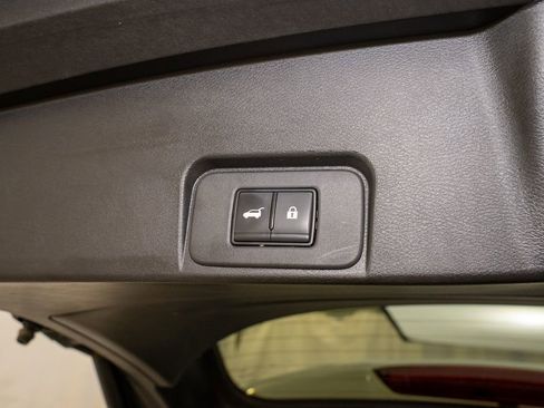 Certified 2025 Nissan Rogue SV image 7