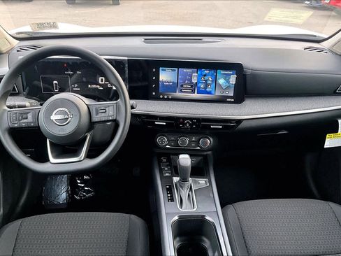 New 2026 Nissan Kicks S image 5