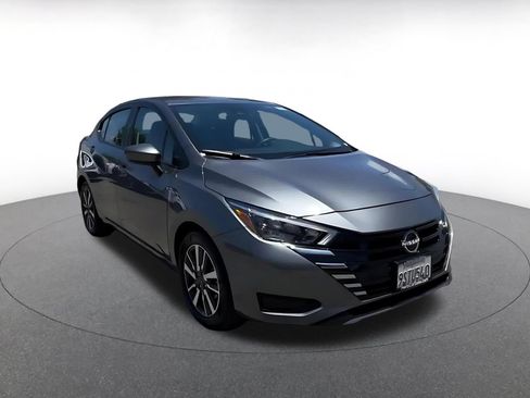 Used 2025 Nissan Versa SV FWD image 3