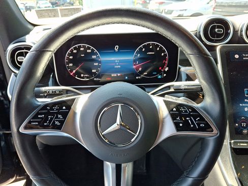 Used 2024 Mercedes-Benz GLC 300 4MATIC image 18