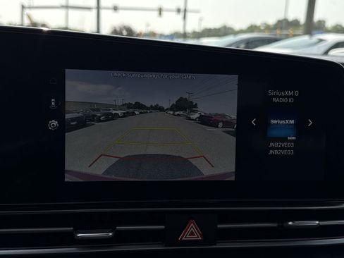 Used 2025 Hyundai Elantra Limited FWD image 19