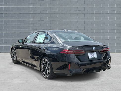 New 2027 BMW i5 eDrive40 w/ M Sport Package RWD image 3