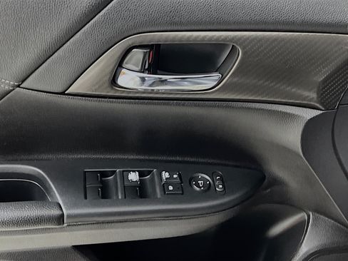 Used 2016 Honda Accord Sport image 17
