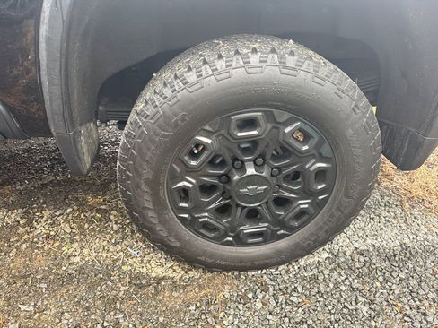 Used 2024 Chevrolet Silverado 2500 LTZ w/ LTZ Plus Package image 20