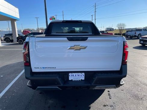 New 2025 Chevrolet Silverado EV LT image 32