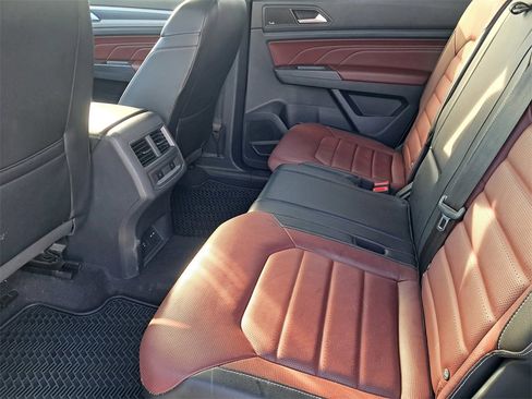 Used 2021 Volkswagen Atlas Cross Sport SEL Premium image 12