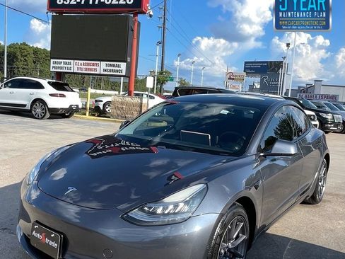 Used 2021 Tesla Model 3 Standard Range RWD image 1