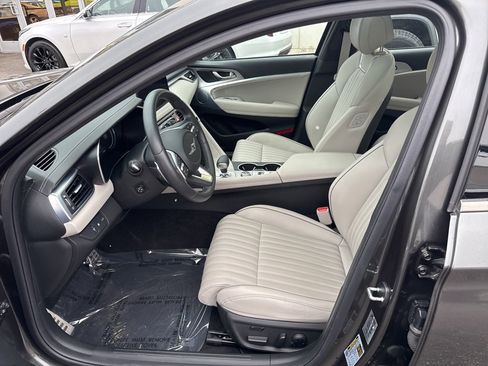 Used 2023 Genesis G70 3.3T w/ Sport Advanced Package image 17